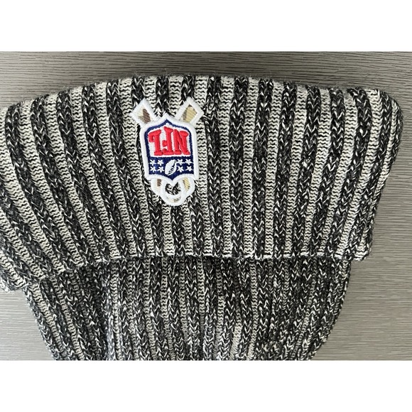 New Era‎ Las Vegas Raiders NFL 2023 Salute Service Beanie Cuffed Cap Hat Fleece - Picture 4 of 6